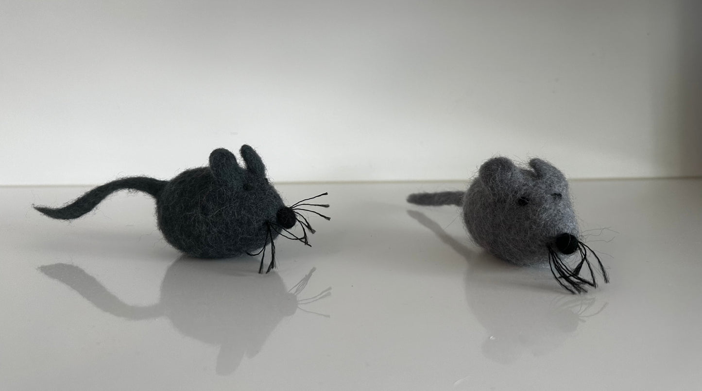 100% New Zealand Natural Wool. Non-Toxic. No Plastics. Recyclable. Compostable. Toy Mice. Sustainable Cat Products Australia. Eco-Friendly. Free Shipping until Jan 15th 2025!