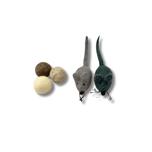 100% New Zealand Natural Wool. Non-Toxic. No Plastics. Recyclable. Compostable. Toy Mice. Sustainable Cat Products Australia. Eco-Friendly.